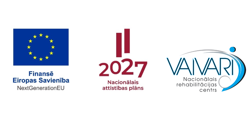 Trīs logotipi: ES karogs ar tekstu Finansē Eiropas Savienība NextGenerationEU, sarkanais 2027 Nacionālais attīstības plāns logotips un zilais VAVARI Nacionālais rehabilitācijas centrs logotips ar svīša dizainu.
